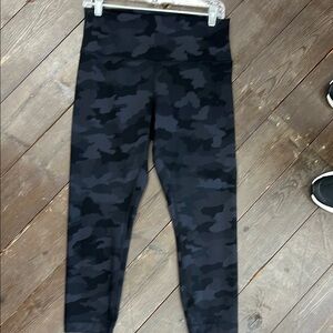 Lululemon Wunder Train Crop 23”Camouflage Leggings. Size 12. NWT